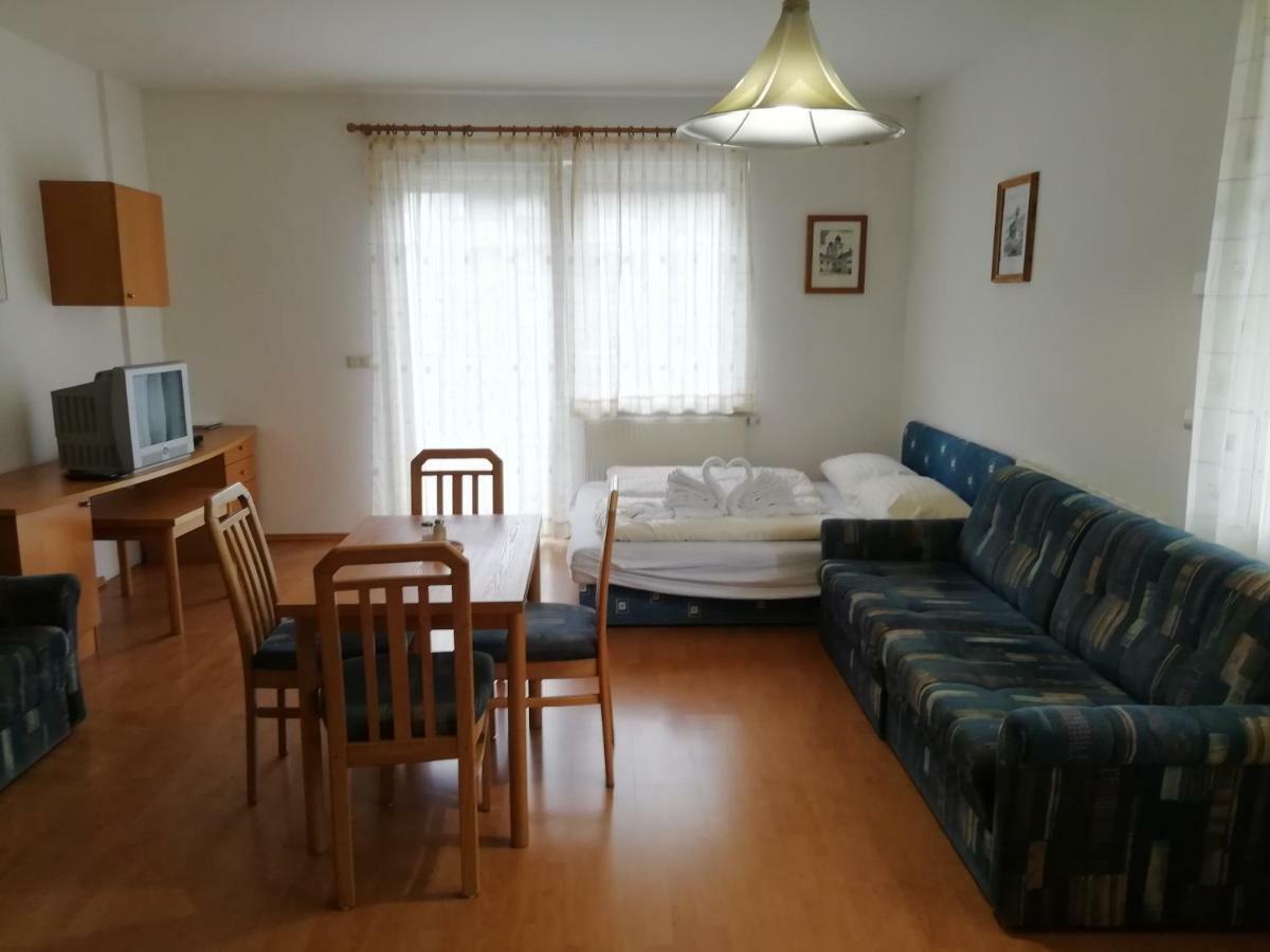 Sara Apartment *
